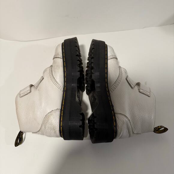 Dr. Martens Devon Flower Boots Platform Ankle White Leather Groovy Buckle 8 - Picture 5 of 9